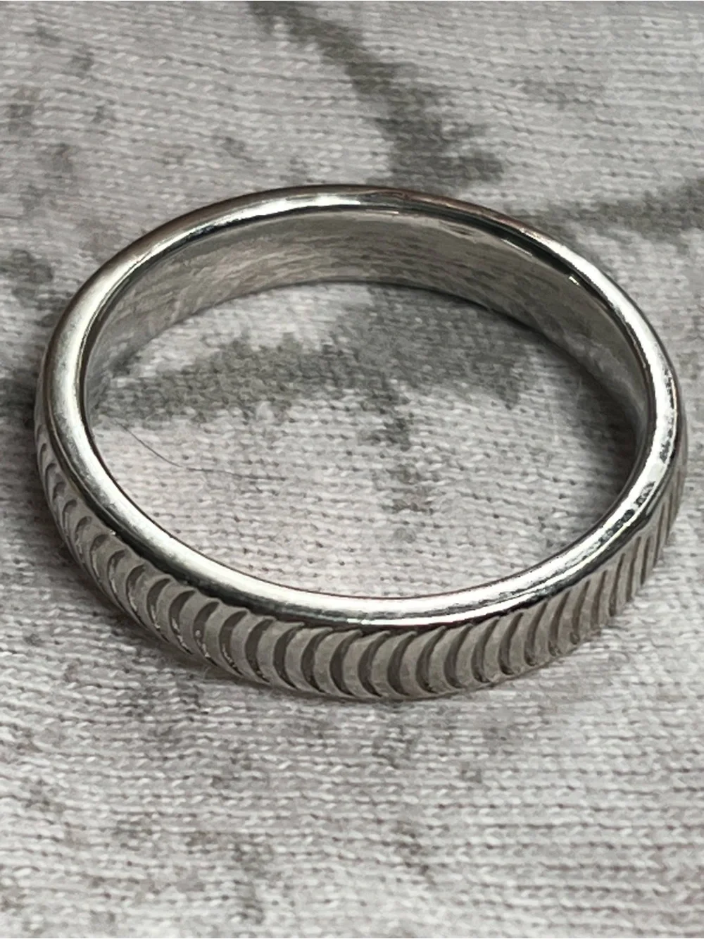 Classic Silver Men’s Slim Band Ring - Silver